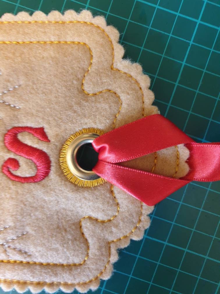 Large Embroidered Christmas tag,  Christmas Gift tag , Gift Tag , Christmas gift tag, Personalised Gift Tag ,Large Gift Tag
