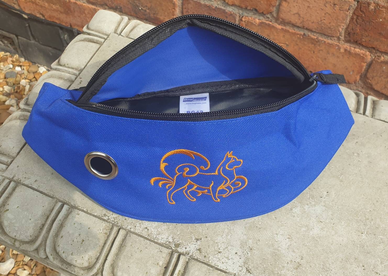 Dog Walking Bum Bag: Polyester Fanny Pack with Poo Bag Dispenser