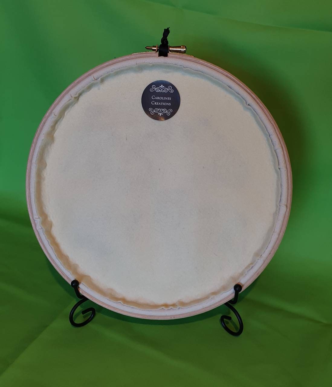 Handmade Embroidered Bulldog Hoop Art: 10-inch Wall Hanging