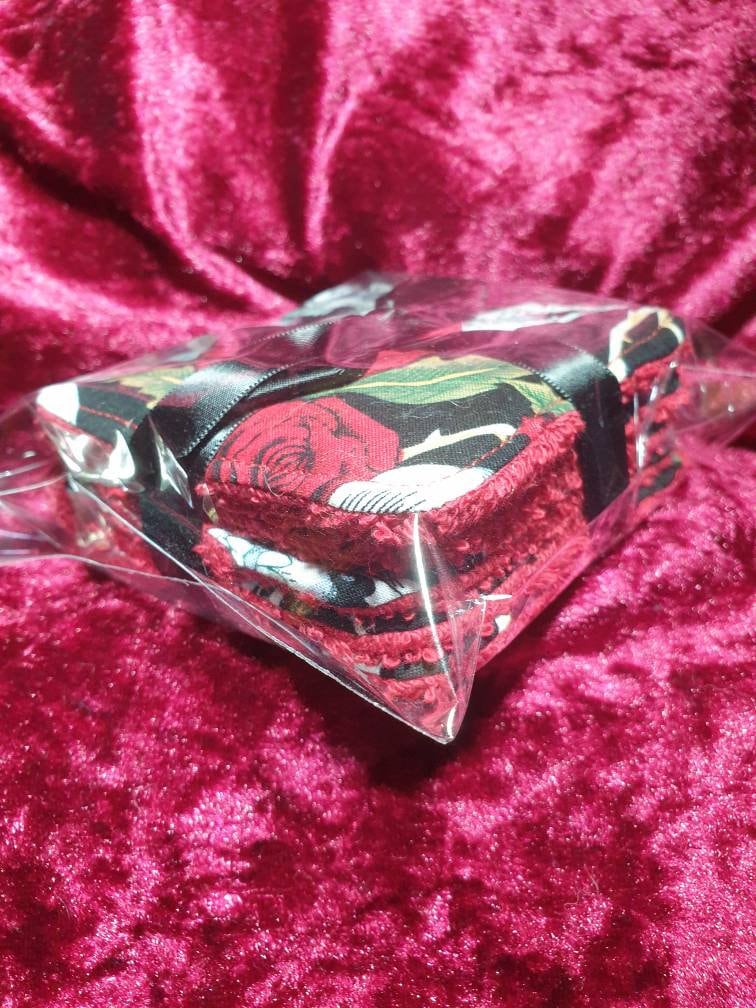 Gothic Reusable Face Wipes: Skull & Roses Makeup Remover Pads (Pack of 6)