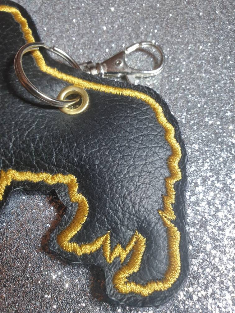 Leather Newfoundland Dog Charm: Embroidered Pet Silhouette