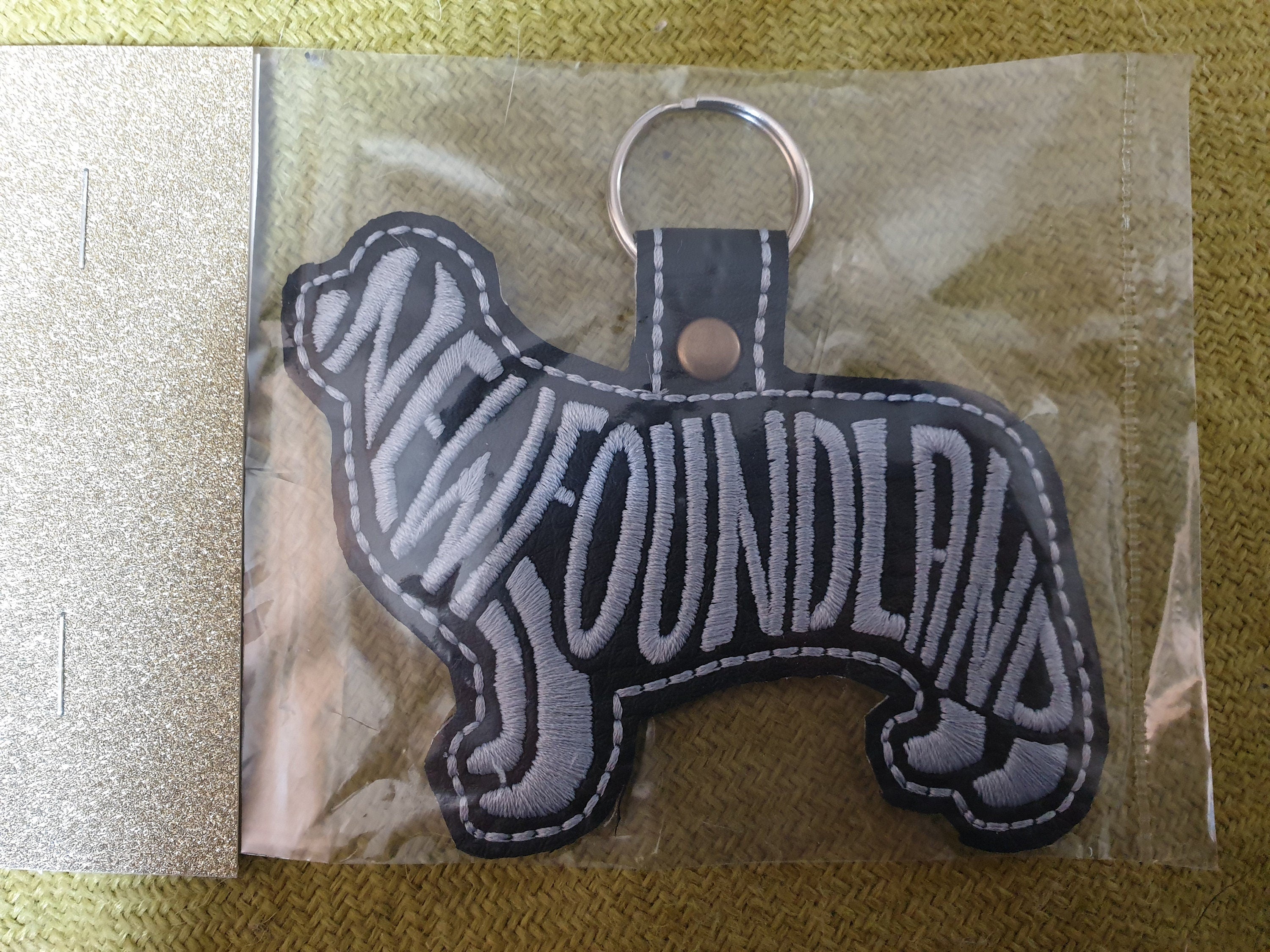 Embroidered Newfoundland Dog Keyring: Vinyl Key Fob