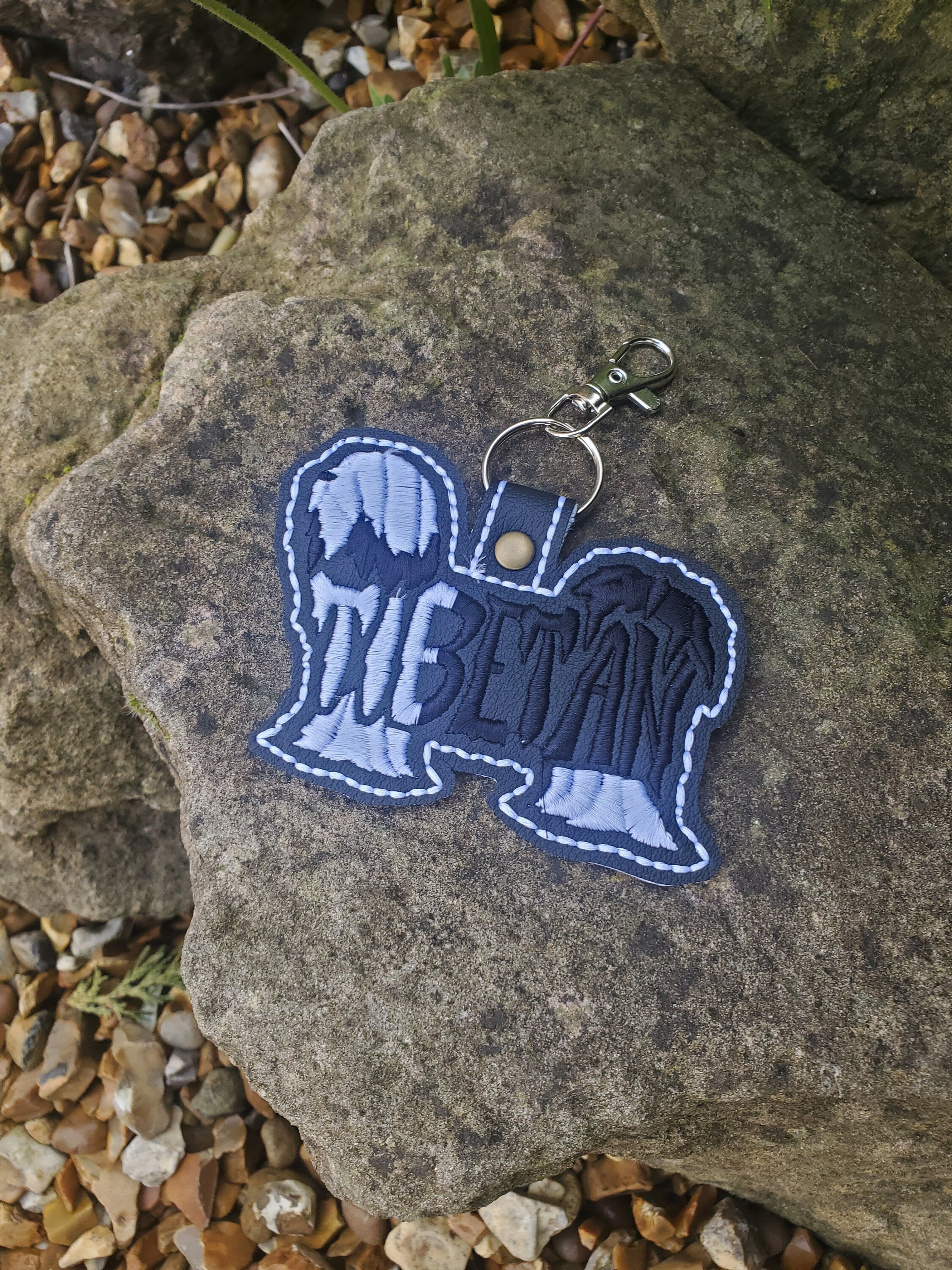 Embroidered Tibetan Terrier Keyring: Vinyl Dog Key Fob