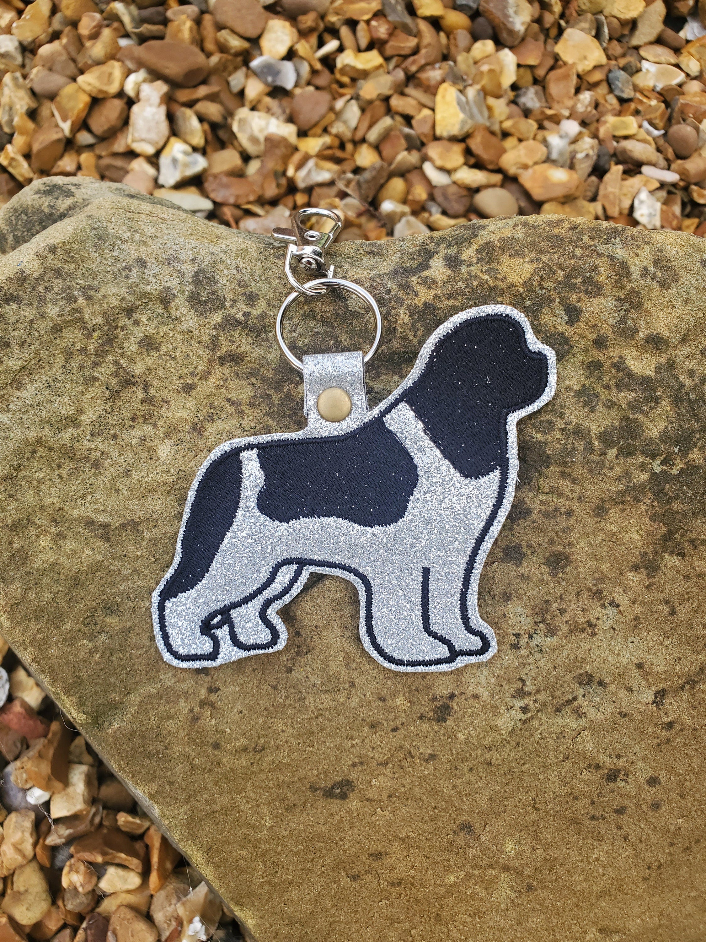 Embroidered Newfoundland Dog Keyring: Silver Glitter Vinyl Key Fob
