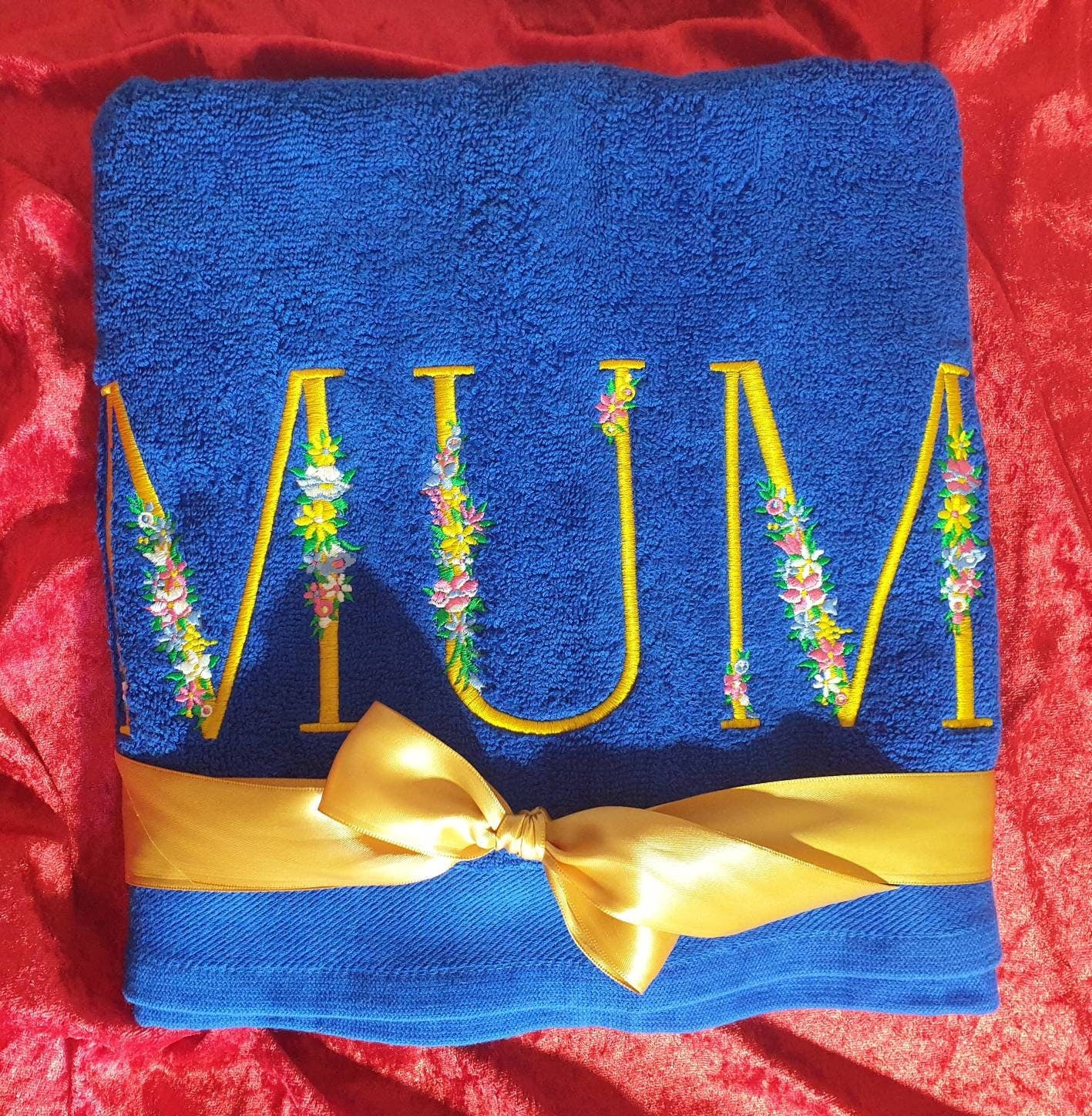 Embroidered Mum bath towel, Gifts for her , Embroidered Towel,
